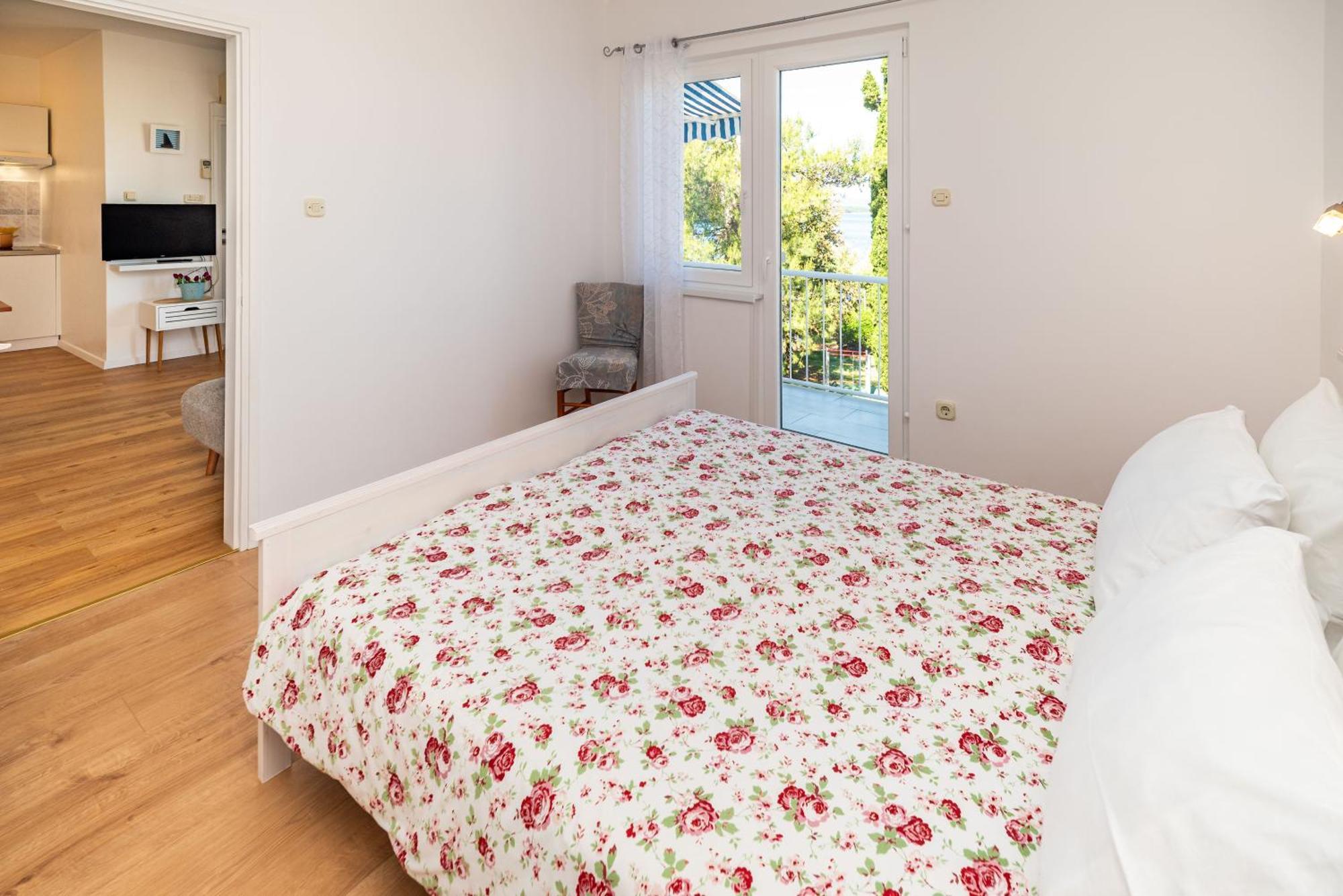 House Pinezic Apartment Malinska